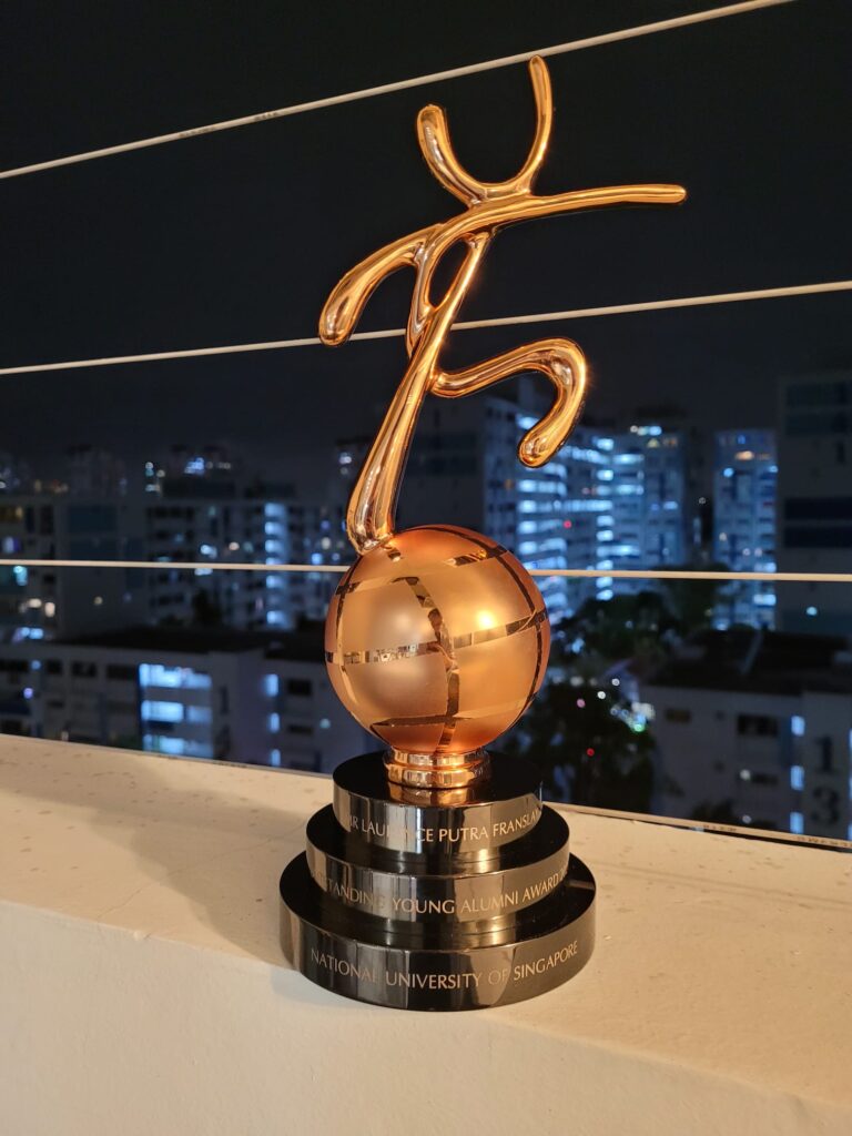 NUS award trophy detail